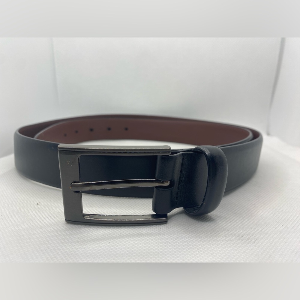 Men's Roundtree & Yorke Black Leather Belt 42” Bronze Color Buckle